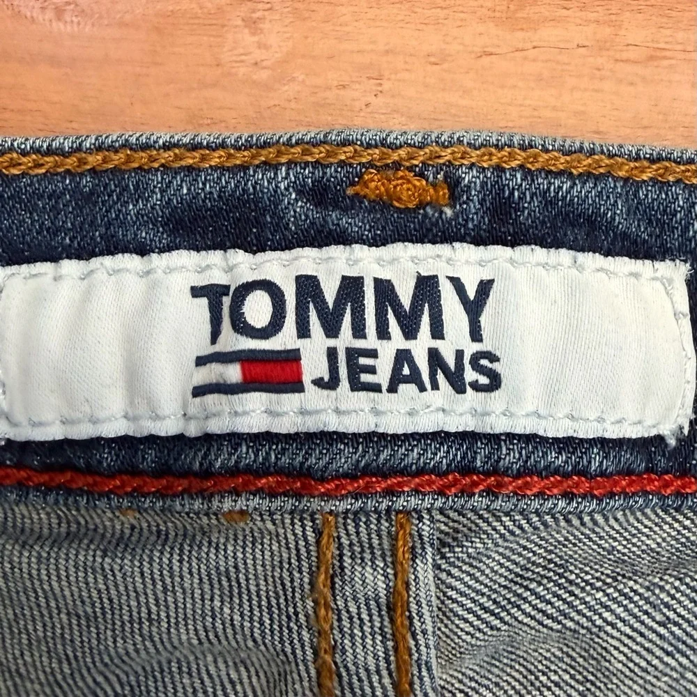 Tommy Hilfiger Straight Jeans - Picture 5 of 9